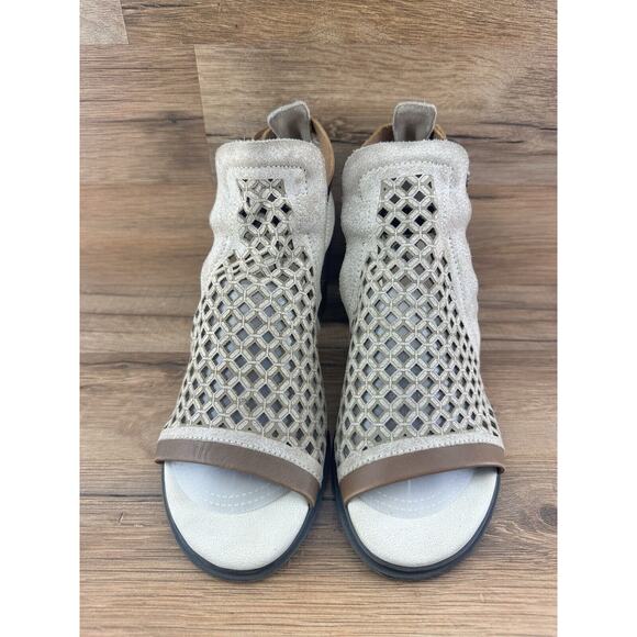 OTBT Metaphor Taupe Stone Leather Open Toe Block Heel Sandal Bootie Sz 10 - Picture 8 of 9